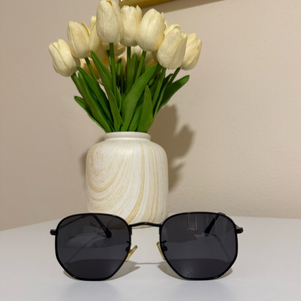 Black Geometric Sunglasses